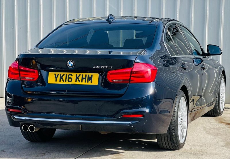 BMW 3 SERIES