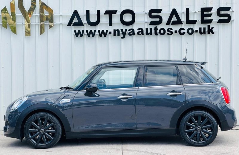 MINI HATCH