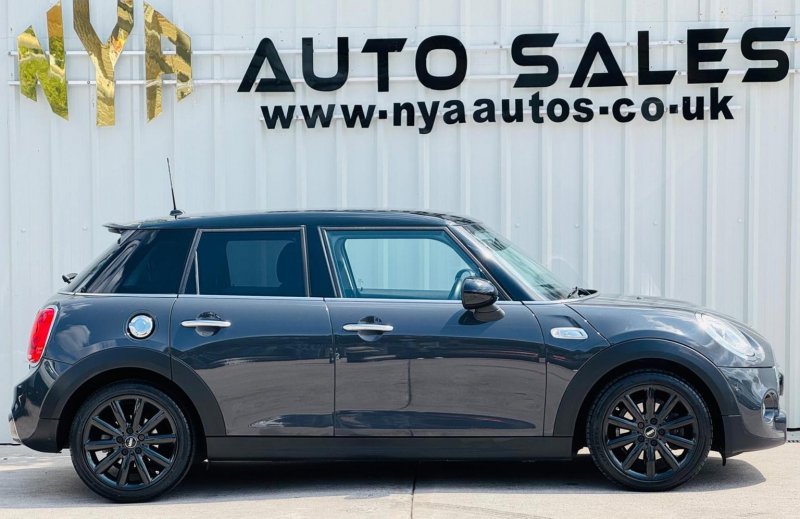 MINI HATCH