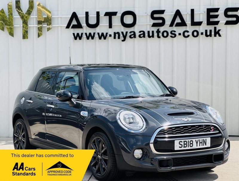 MINI HATCH