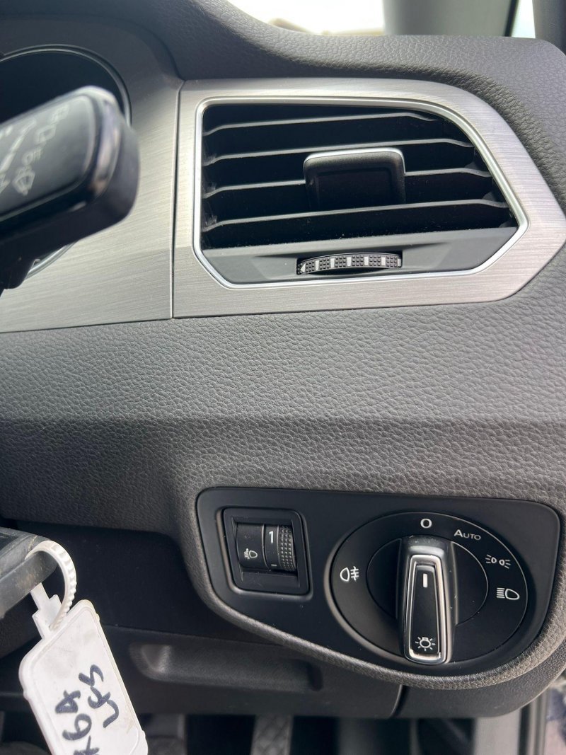 VOLKSWAGEN GOLF SV