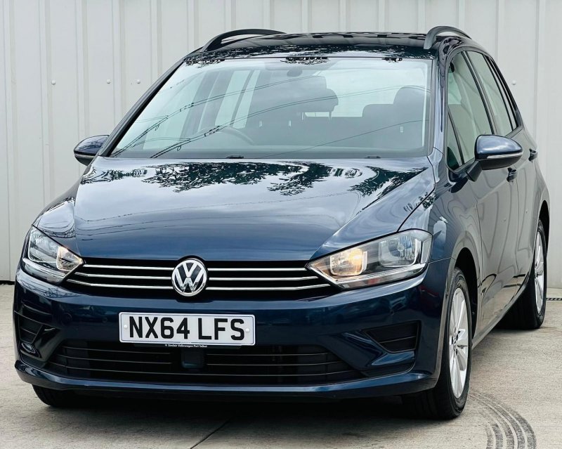 VOLKSWAGEN GOLF SV