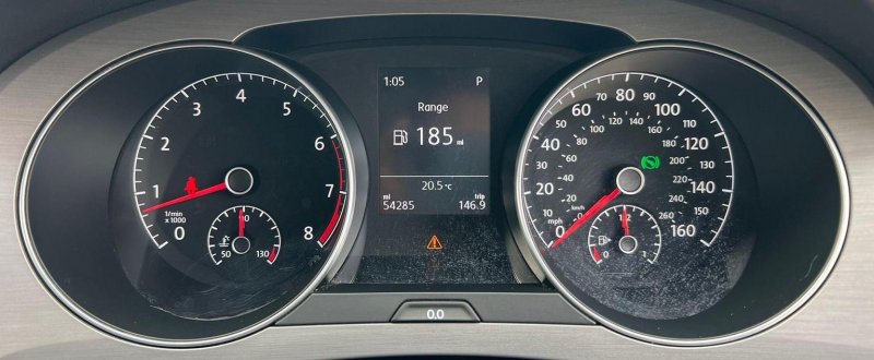 VOLKSWAGEN GOLF SV
