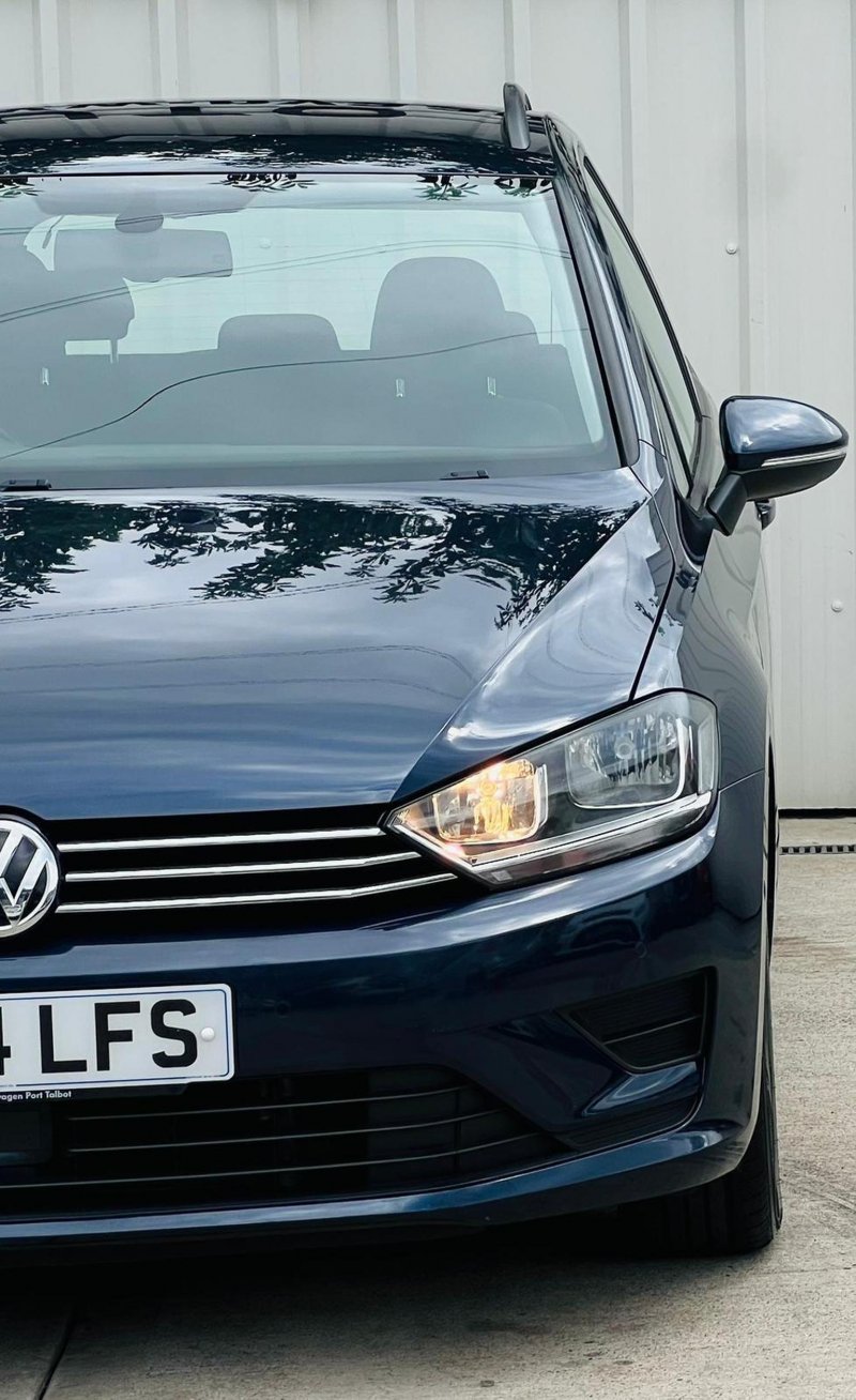 VOLKSWAGEN GOLF SV