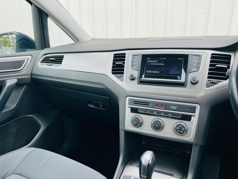 VOLKSWAGEN GOLF SV