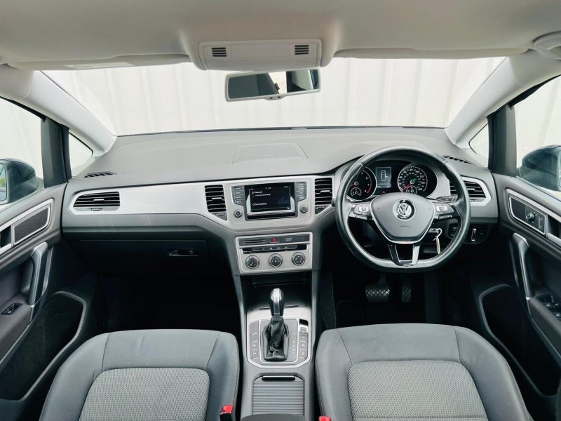 VOLKSWAGEN GOLF SV