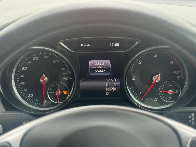 MERCEDES-BENZ CLA