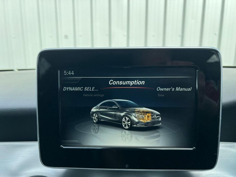 MERCEDES-BENZ CLA