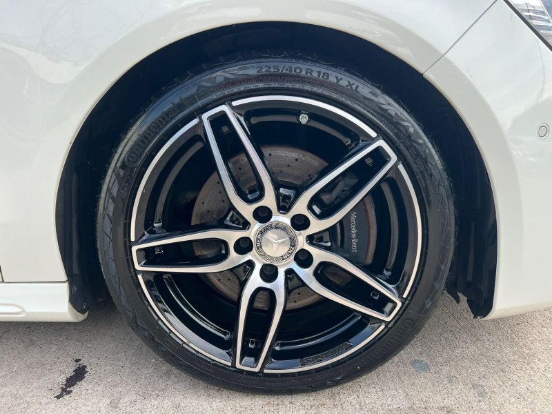 MERCEDES-BENZ CLA