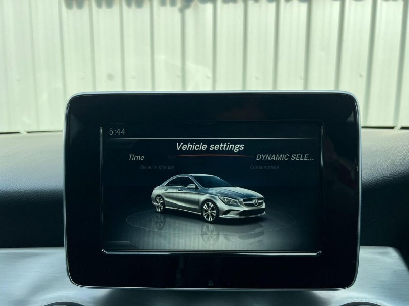 MERCEDES-BENZ CLA