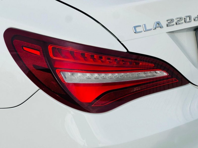 MERCEDES-BENZ CLA