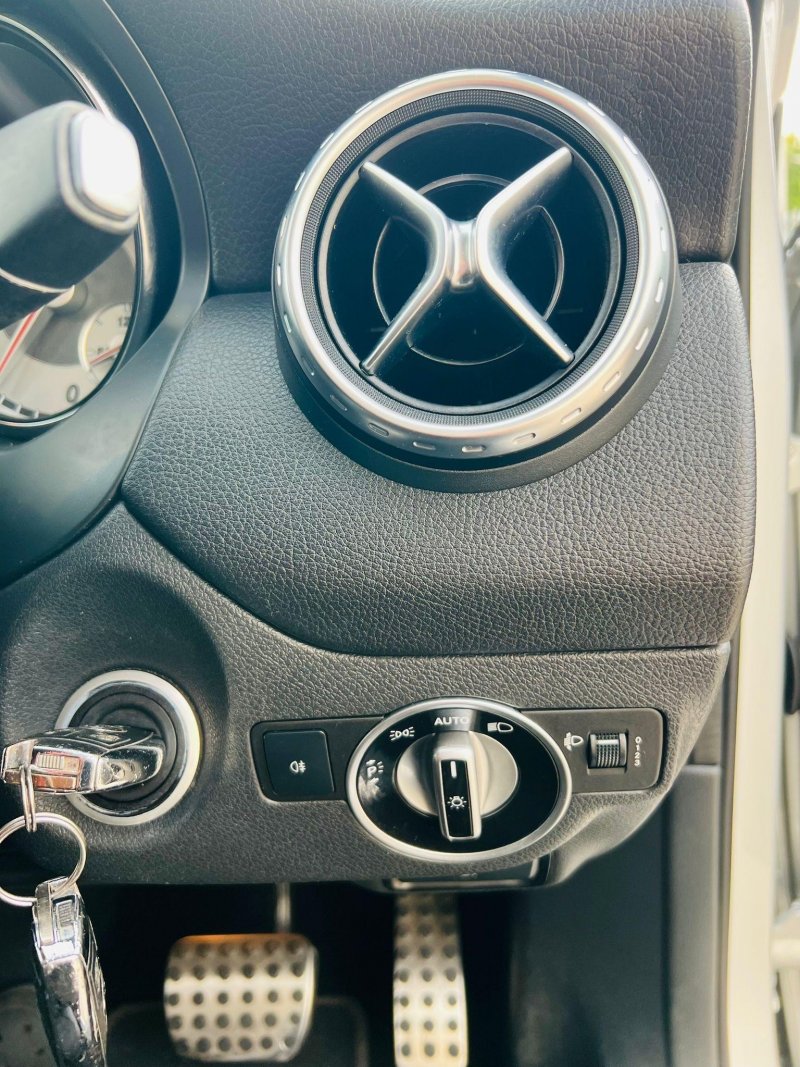 MERCEDES-BENZ GLA CLASS