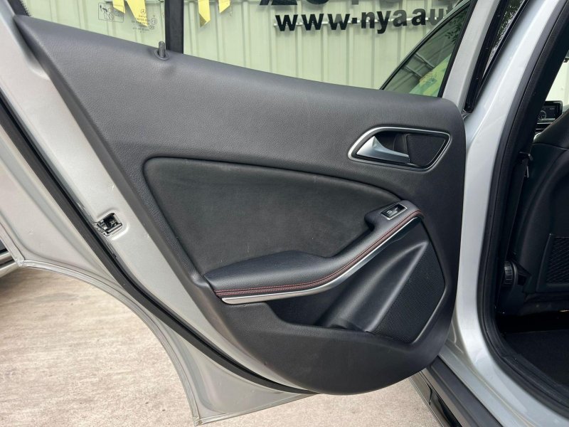 MERCEDES-BENZ GLA CLASS