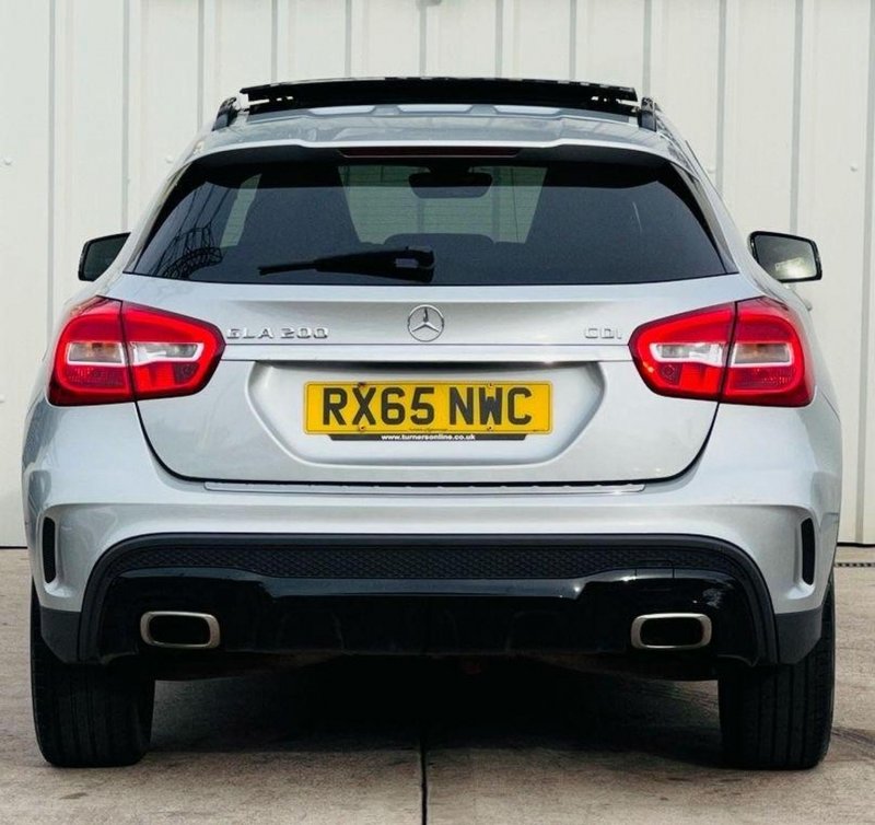 MERCEDES-BENZ GLA CLASS