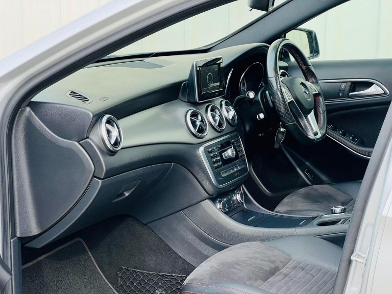MERCEDES-BENZ GLA CLASS