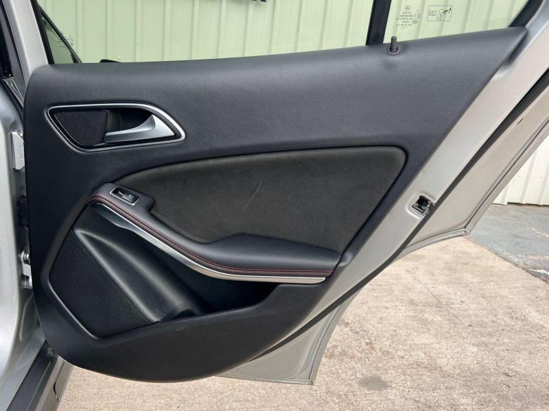 MERCEDES-BENZ GLA CLASS