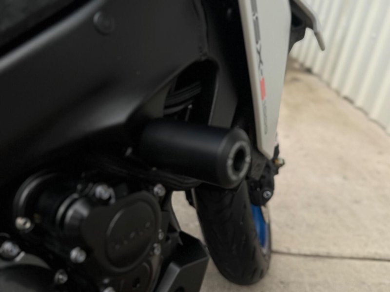 SUZUKI GSX-S1000