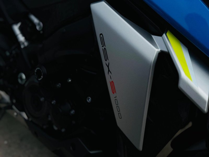 SUZUKI GSX-S1000