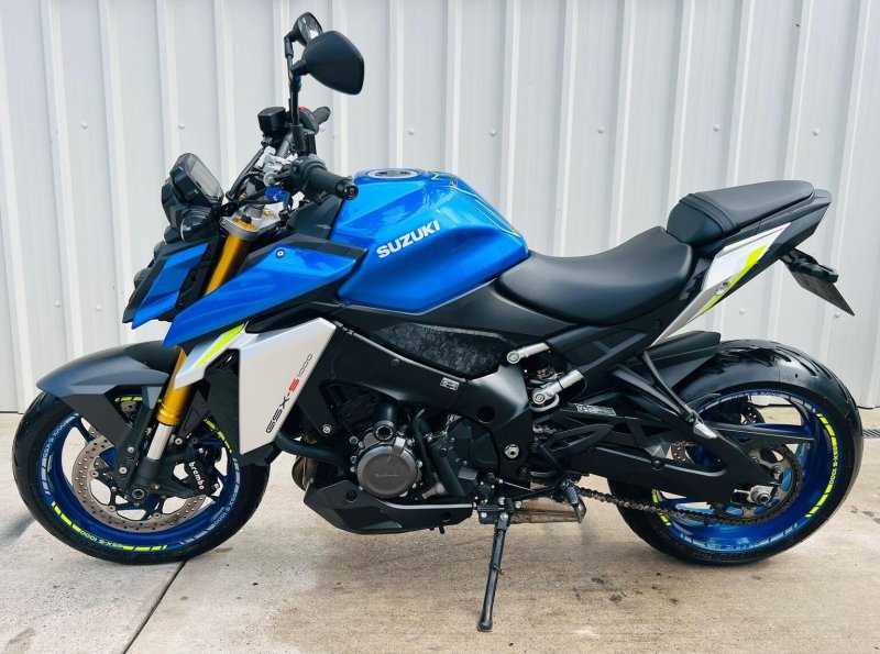 SUZUKI GSX-S1000