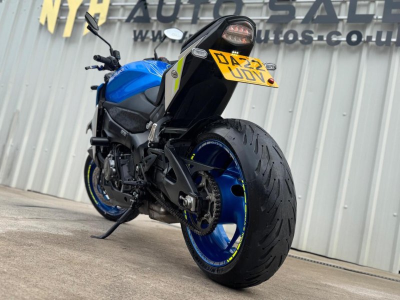 SUZUKI GSX-S1000